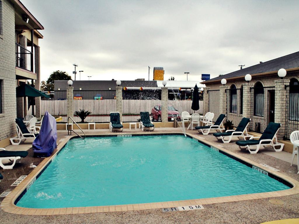 Motel Super 8 By Wyndham San Antonio At I-10 Exterior foto